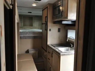 2027 Shadow 69250S-3SL-GN-E-LQ Trailer